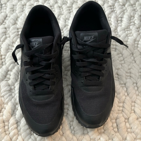 Black Nike Air Max Sneakers Size 9.5 - Picture 3 of 5
